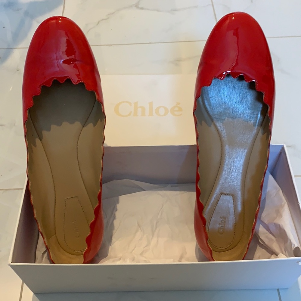 Chloe red scalloped flats